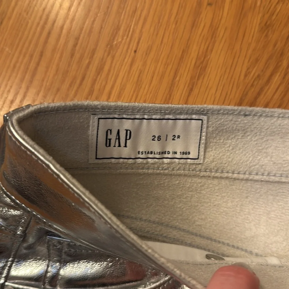 Gap Silver Vegan Mini Skirt, sz 2 - Picture 4 of 8